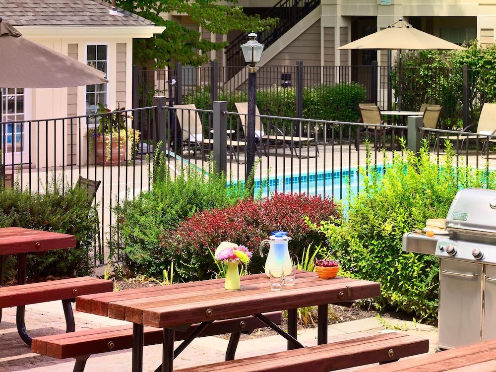 Sonesta Simply Suites Memphis East Poplar Pike Exteriör bild